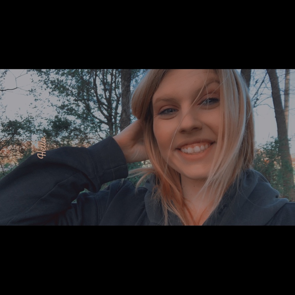 Meet your Posher, Lexi